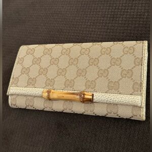 Gucci monogram GG bamboo jacquard canvas and leather continental snap wallet